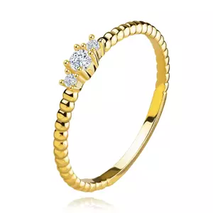 Prsteň zo žltého 14K zlata - tri číre zirkóny, guličky, tenké ramená - Veľkosť: 51 mm