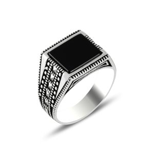 OLIVIE Pánsky strieborný prsteň ONYX 5705 Veľkosť prsteňov: 10 (EÚ: 62-64) Ag 925; ≤8,4 g.